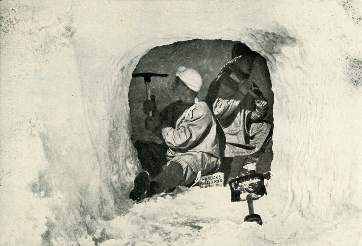 porucznik. Evans i Nelson przecinają jaskinię do chłodni, 12 stycznia 1911, 1913 autorstwa Herbert Ponting