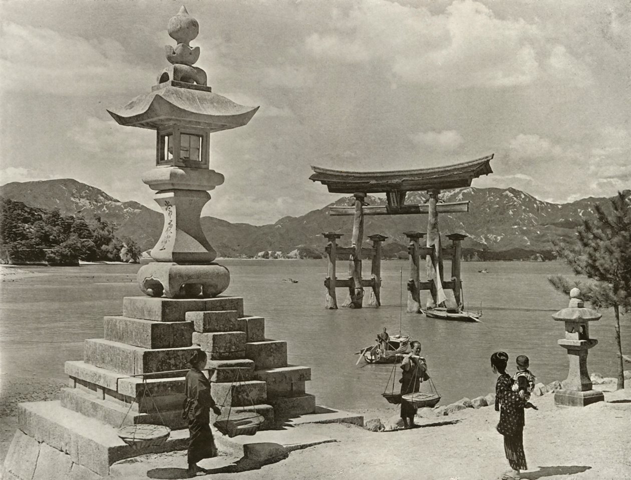 Miyajima, 1910. autorstwa Herbert Ponting