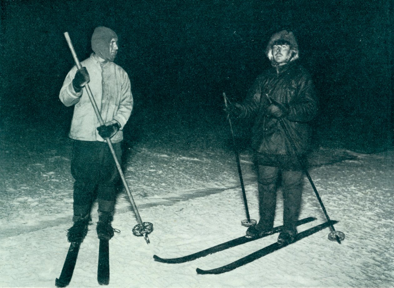 Oates i Meares na nartach nocą, c1911, 1913 autorstwa Herbert Ponting