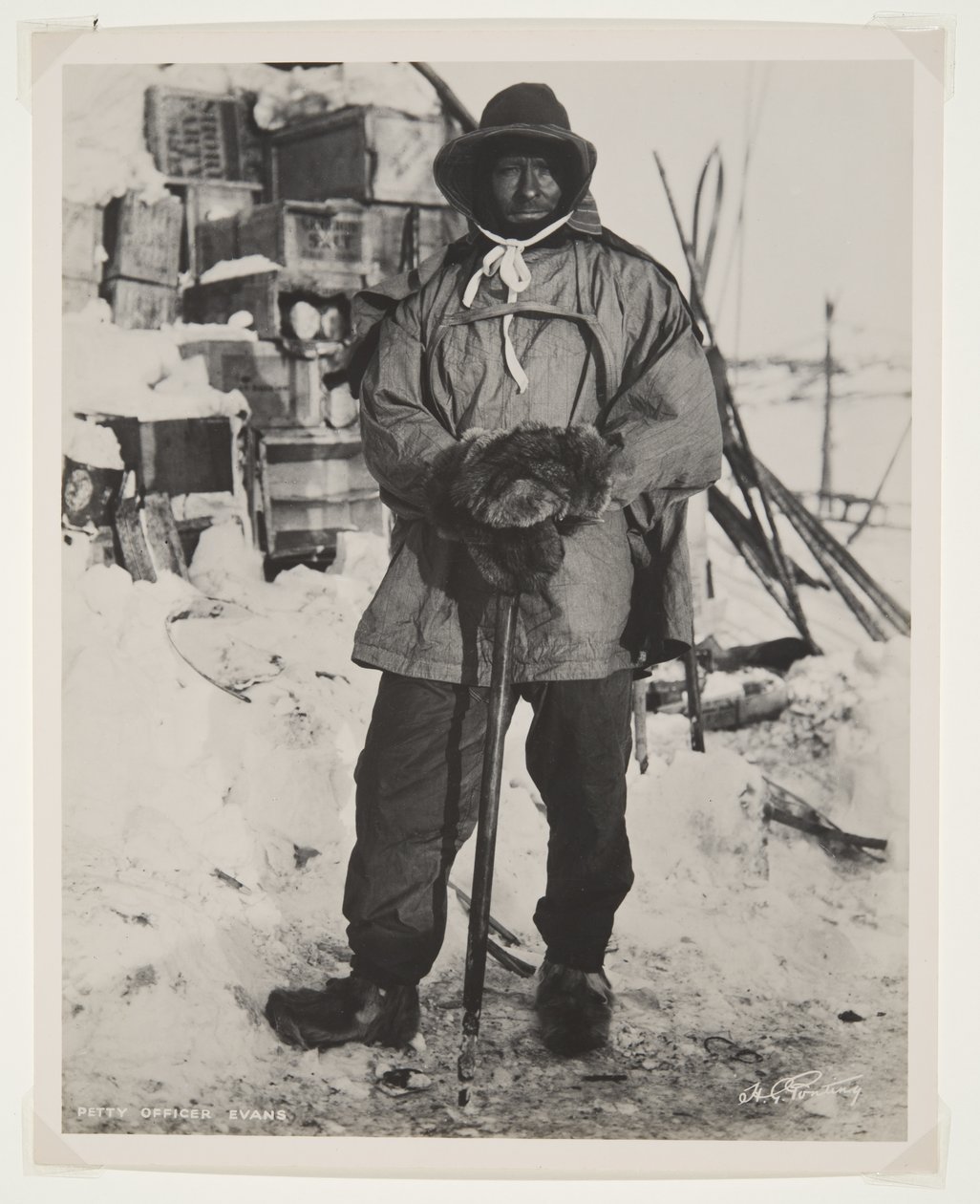Podoficer Evans podczas wyprawy Terra Nova (1910-13) na Biegun Południowy (odbitka bromowa) autorstwa Herbert Ponting