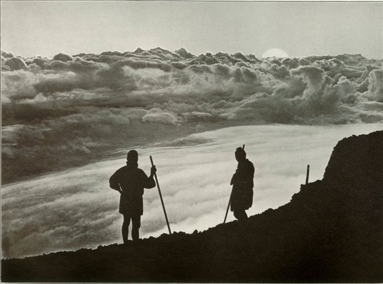 Zachód słońca ze szczytu Fuji, 1910. autorstwa Herbert Ponting