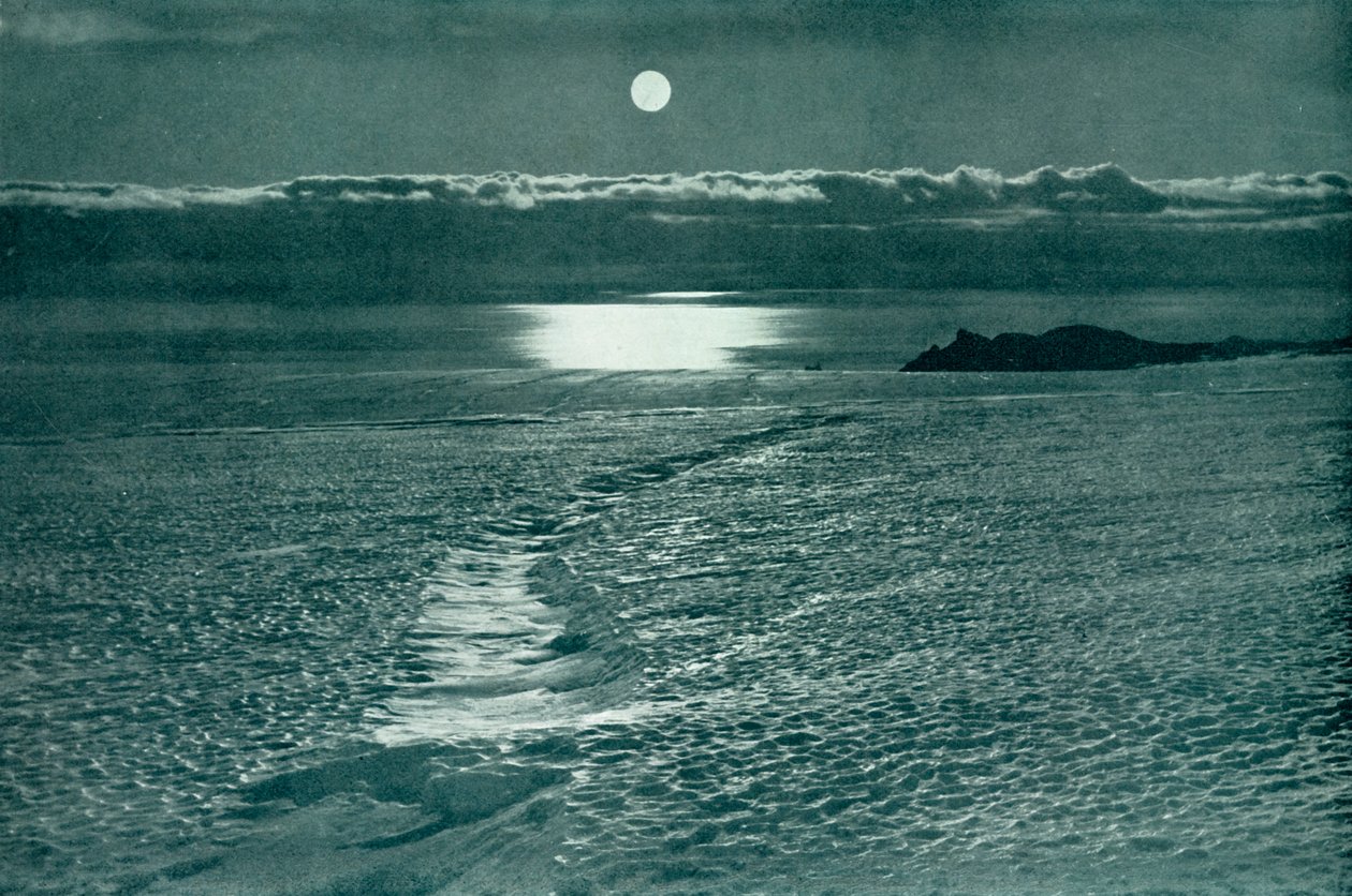 Lodowiec Barne: szczelina z cienkim mostem śnieżnym, c19101913, 1913. autorstwa Herbert Ponting
