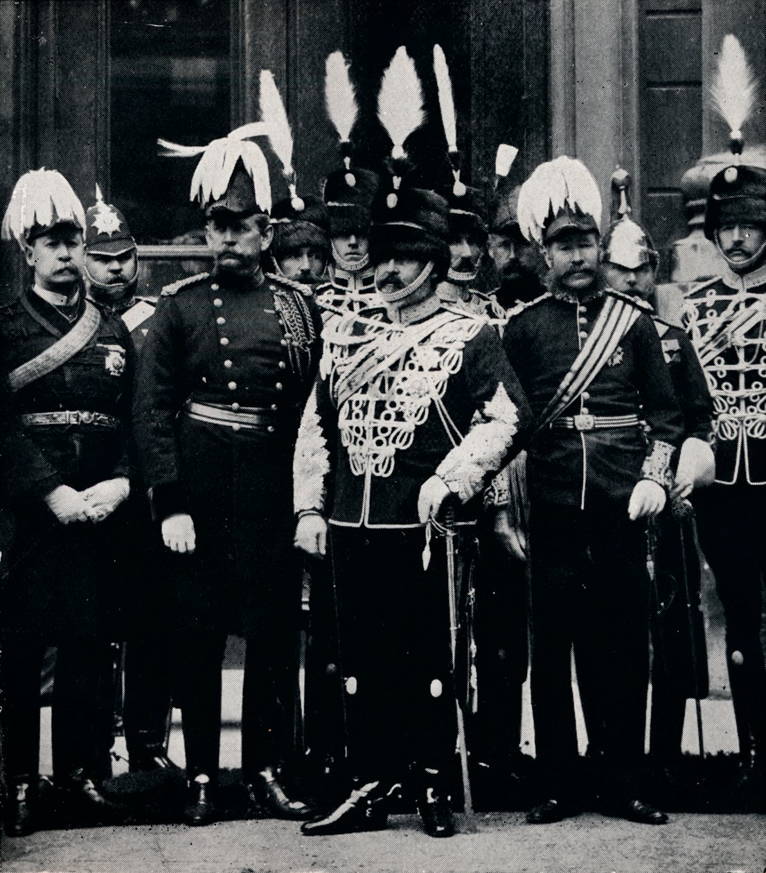 Przyszły król Edward VII i oficerowie Hussars Own Oxfordshire Hussars królowej, 1897 1911 autorstwa Hills and Saunders
