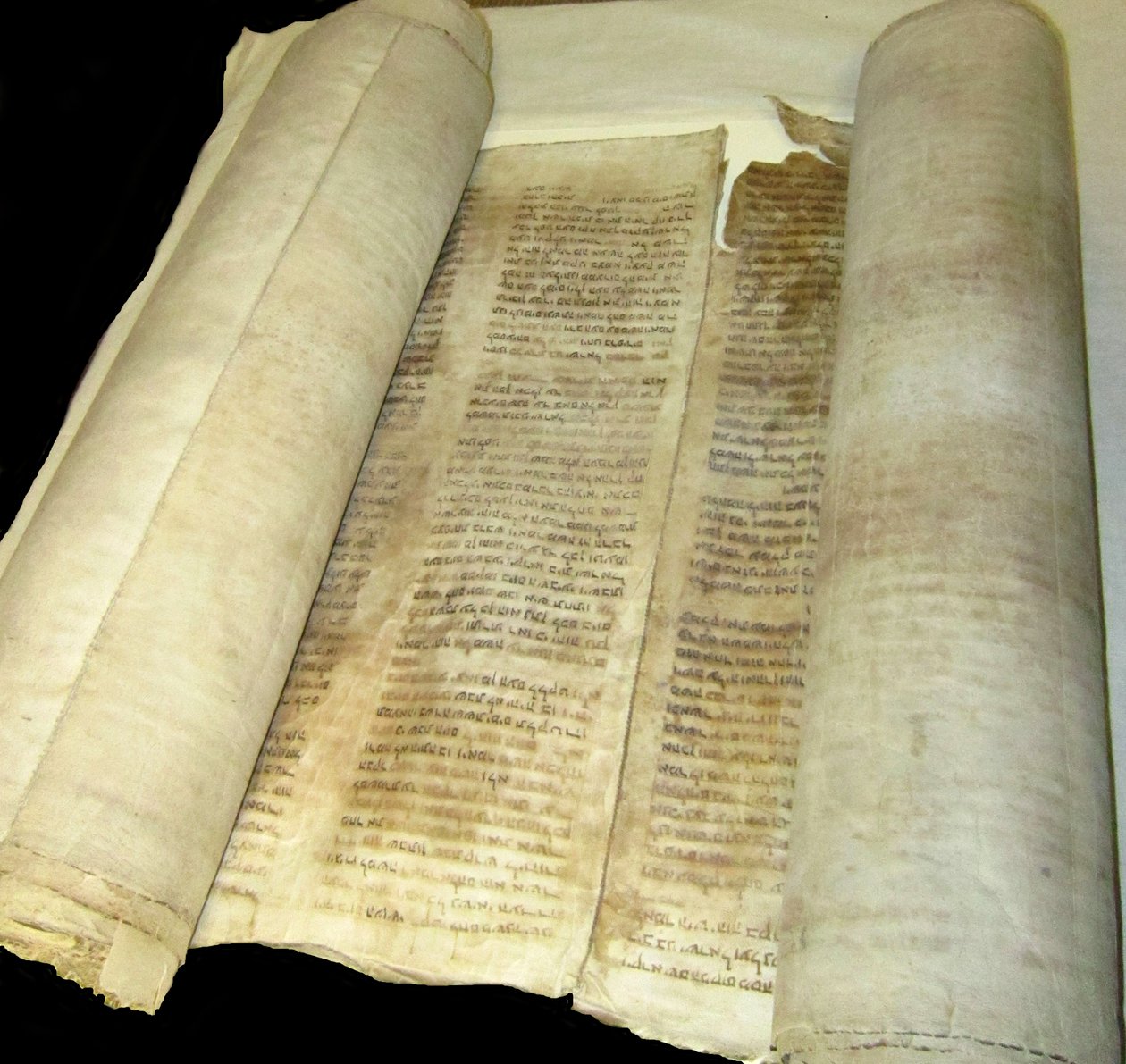 Zwój Tory społeczności żydowskiej w Kaifeng w Chinach autorstwa Historical Document