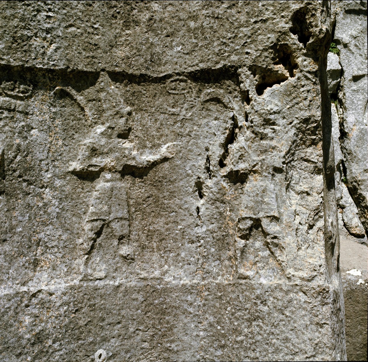 Płaskorzeźba z dwoma postaciami. Około 1250-1220 pne. autorstwa Hittite