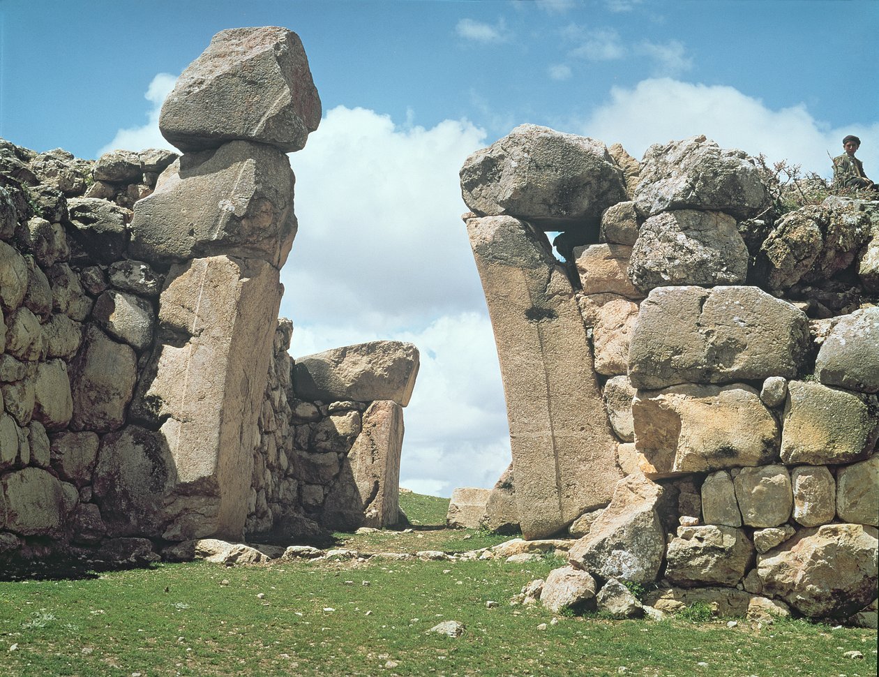Brama Królewska z murów Hattusas autorstwa Hittite