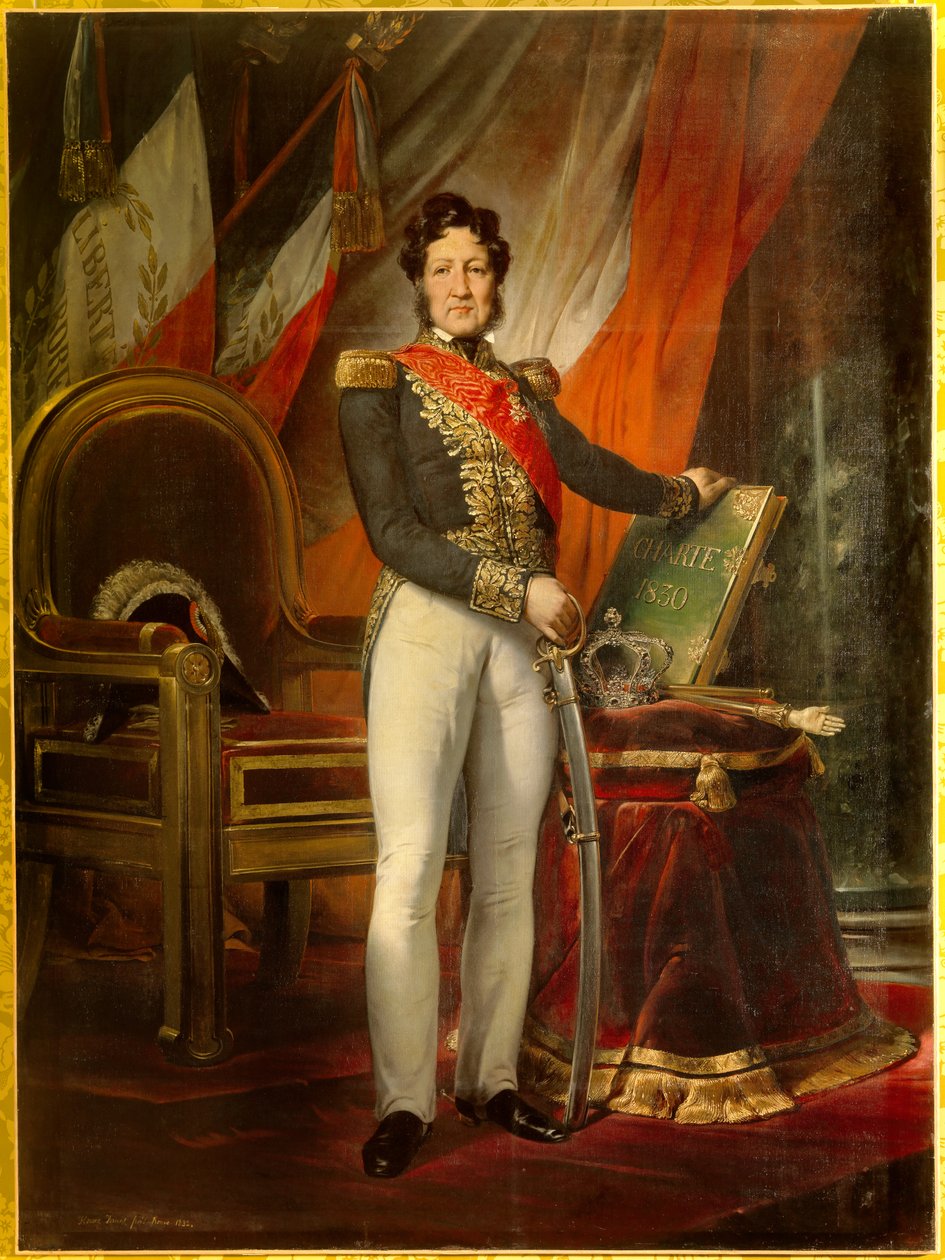 Portrait en pied de Louis Philippe 1er (1773-1850), król Francji posiadający przywilej z 1830 r. Na trójkolorowych flagach za królem widnieje motto „Liberte Egalite Fraternite”. Obraz Emile Jean Horace Vernet (1789-1863) autorstwa Emile Jean Horace Vernet