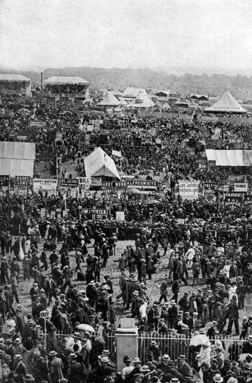 Tłumy w dniu Derby, Epsom Downs, Surrey, ok. 1922 r autorstwa Horace Walter Nicholls