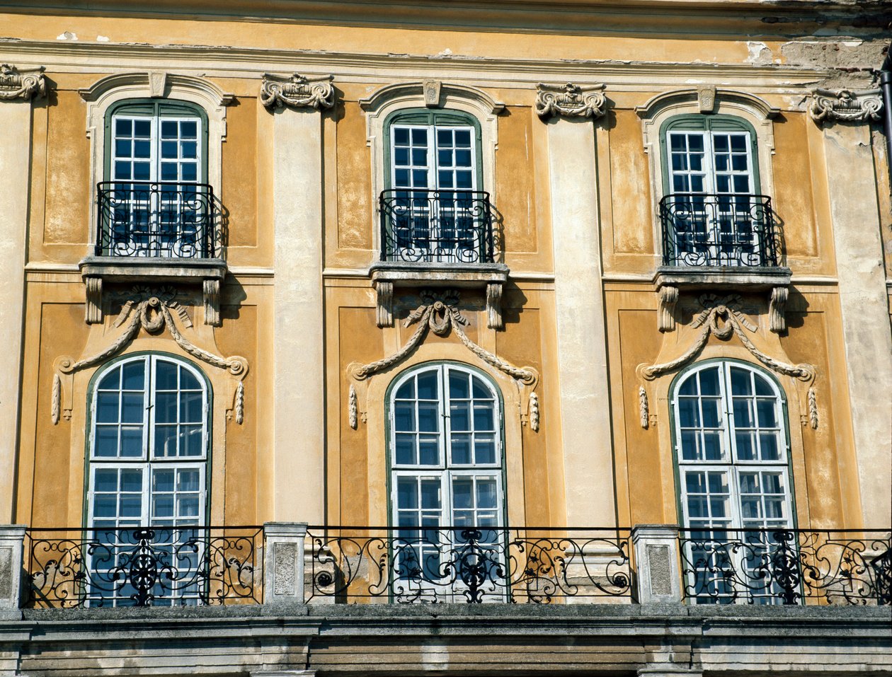 Fasada pałacu Esterhazy autorstwa Hungarian School