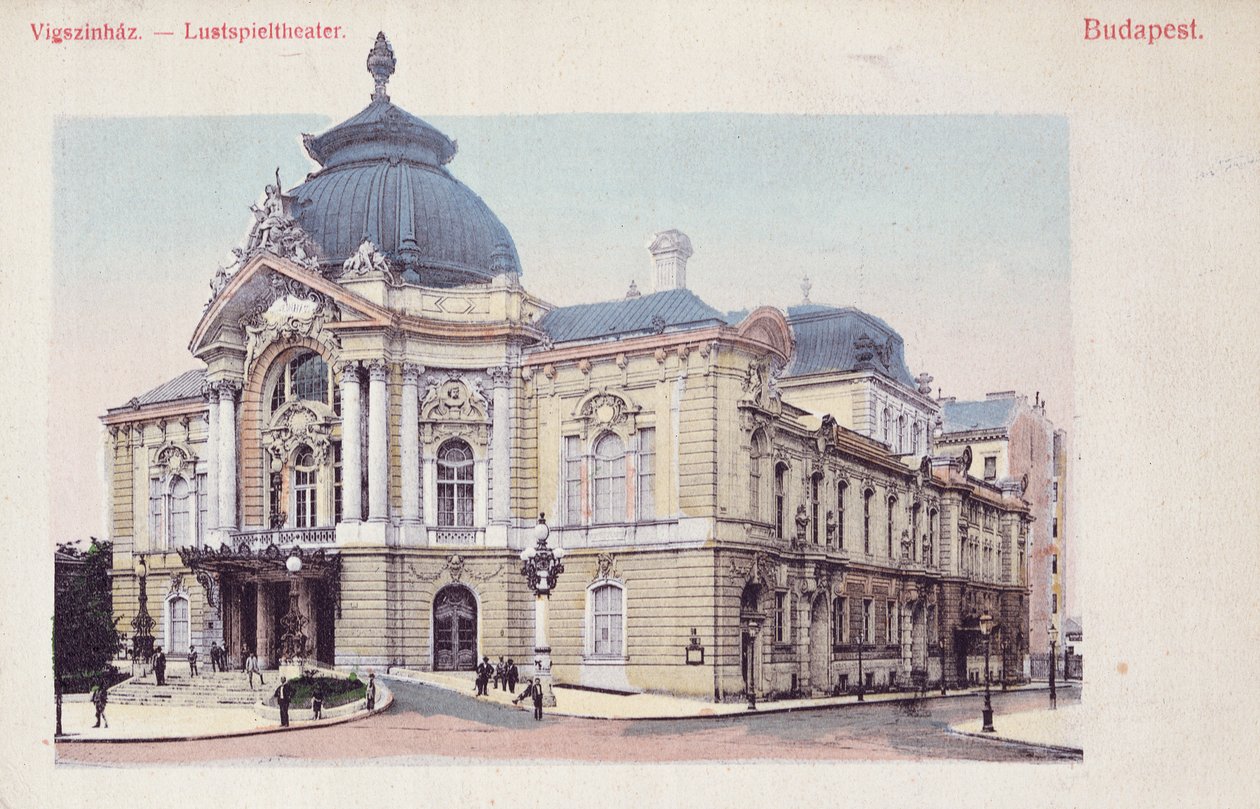 Pocztówka przedstawiająca Vigszinhaz (Teatr Komediowy) na Wielkim Bulwarze w Budapeszcie, ok. 1900 (po kolorowej fotografii) autorstwa Hungarian School
