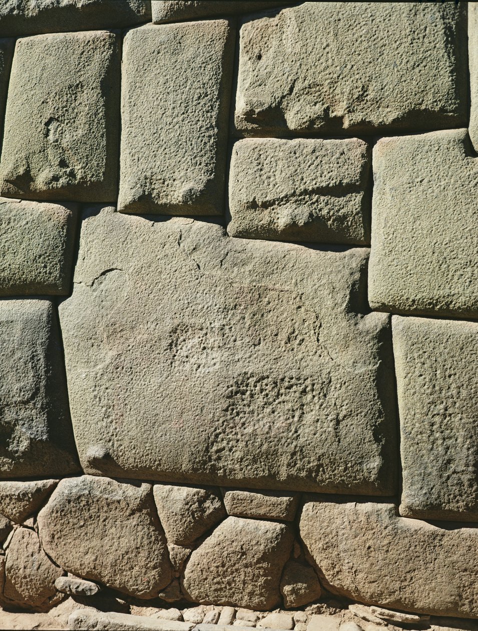 Kamień z dwunastoma kątami autorstwa Incan