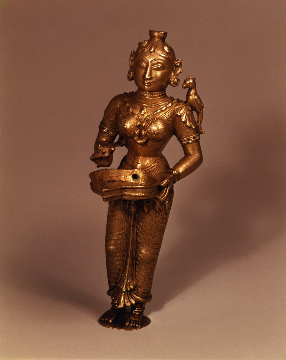 Lampa w kształcie Bogini Fortuny, południowoindyjski, początek XIX w. (mosiądz) autorstwa Indian School