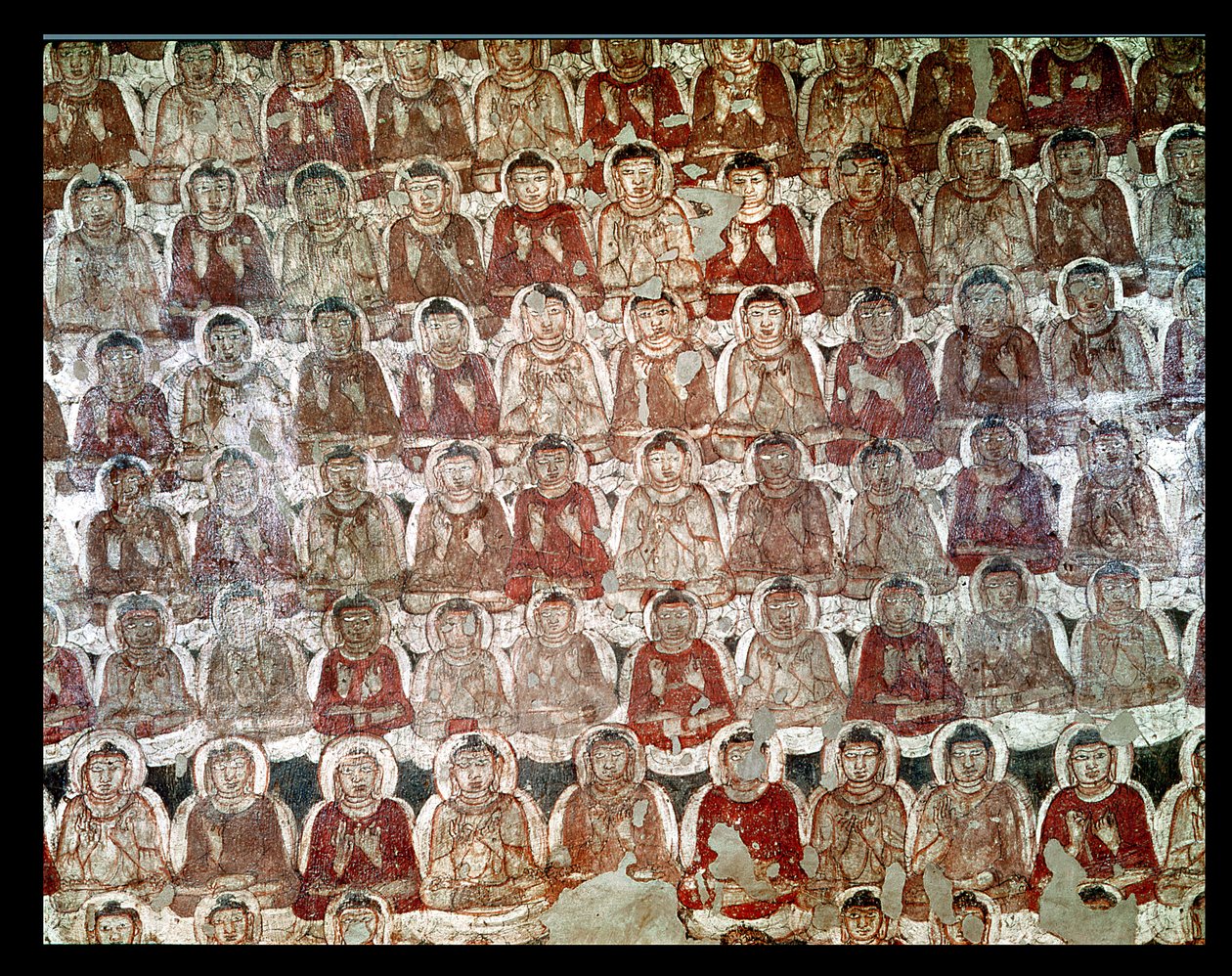 Mnóstwo siedzących buddów, z wnętrza Jaskini 2 (patrz także 162632) autorstwa Indian School