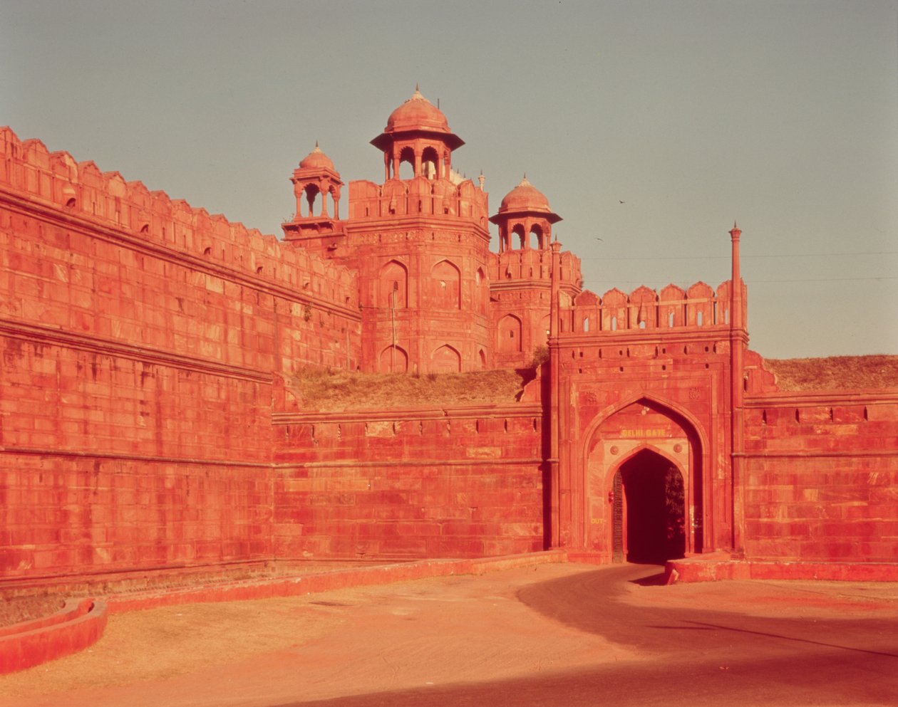 Brama Delhi w Czerwonym Forcie, zbudowana 1639-48 autorstwa Indian School
