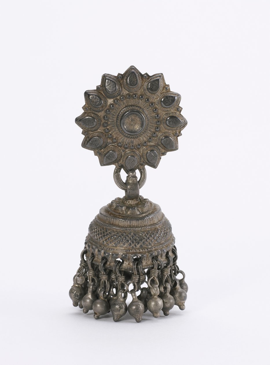 Kolczyk (jhumka) (srebrny) autorstwa Indian School