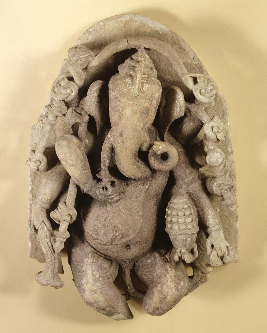 Figura Ganapati, dynastia Chandella (piaskowiec) autorstwa Indian School