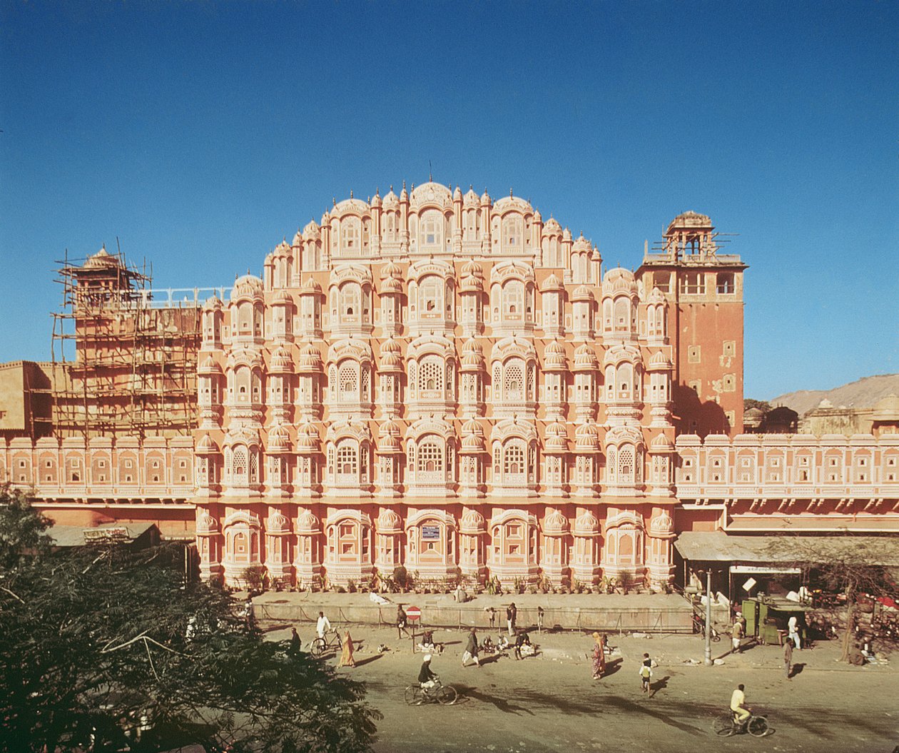 Hawa Mahal (Pałac Wiatrów) wybudowany w 1799 r. (patrz także 121219 i 208425) autorstwa Indian School
