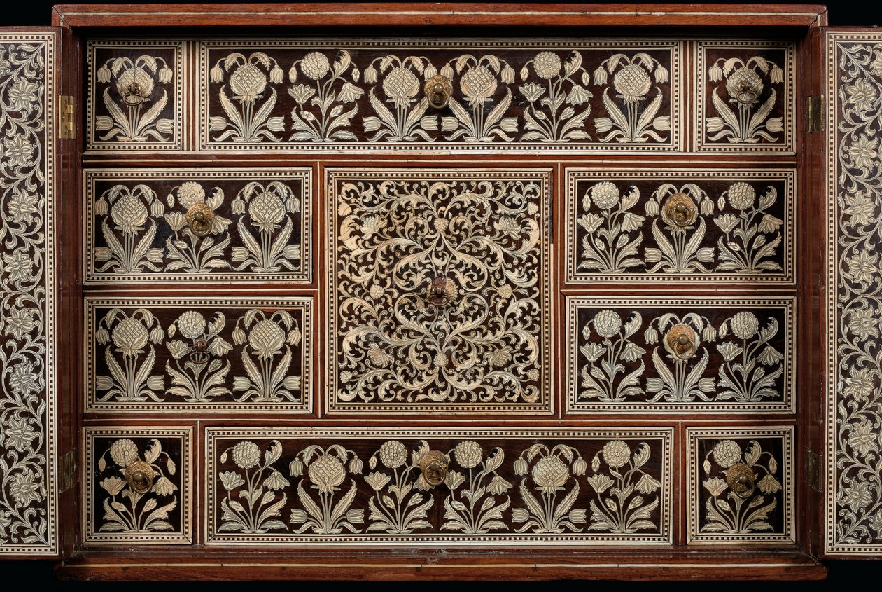 Szafka Mughal, Gujarat lub Sindh, Indie Zachodnie (drewno inkrustowane kością słoniową) autorstwa Indian School