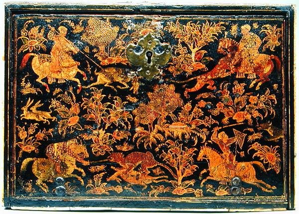 Bok sekretarzyka z przedstawieniem polowania szlachciców, XVII w. (drewno lakierowane) autorstwa Indian School
