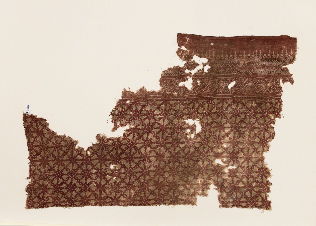 Fragment tekstylny z zazębiającymi się spiralami autorstwa Indian School
