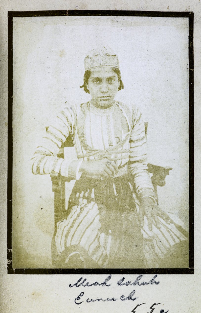 [Portret] Meah Sahub, Eunuch, ok. 1856-57 (zdjęcie czarno-białe) autorstwa Indian photographer