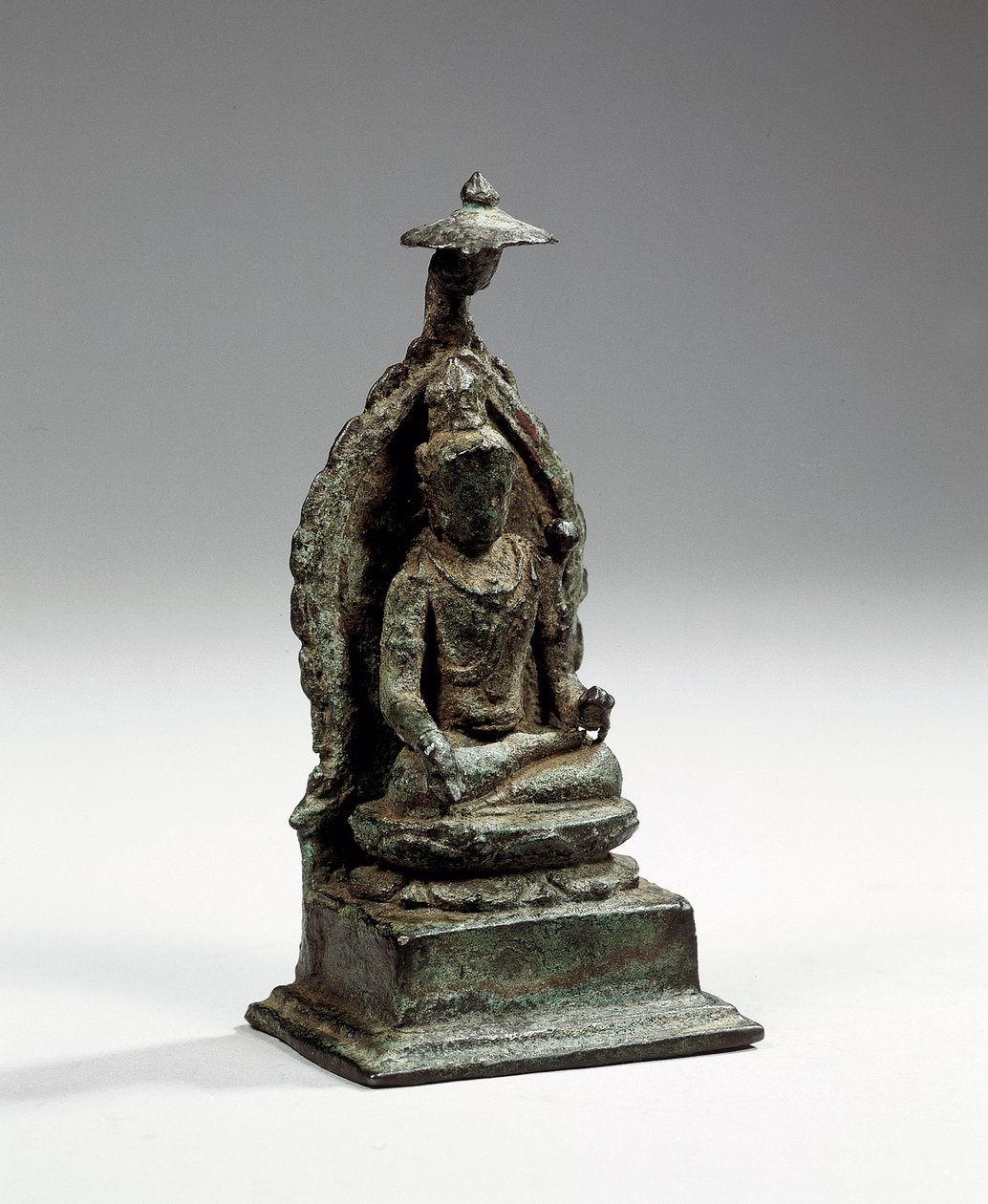 Środkowa jawajska figura Padmapaniego, koniec IX w. (brąz) autorstwa Indonesian