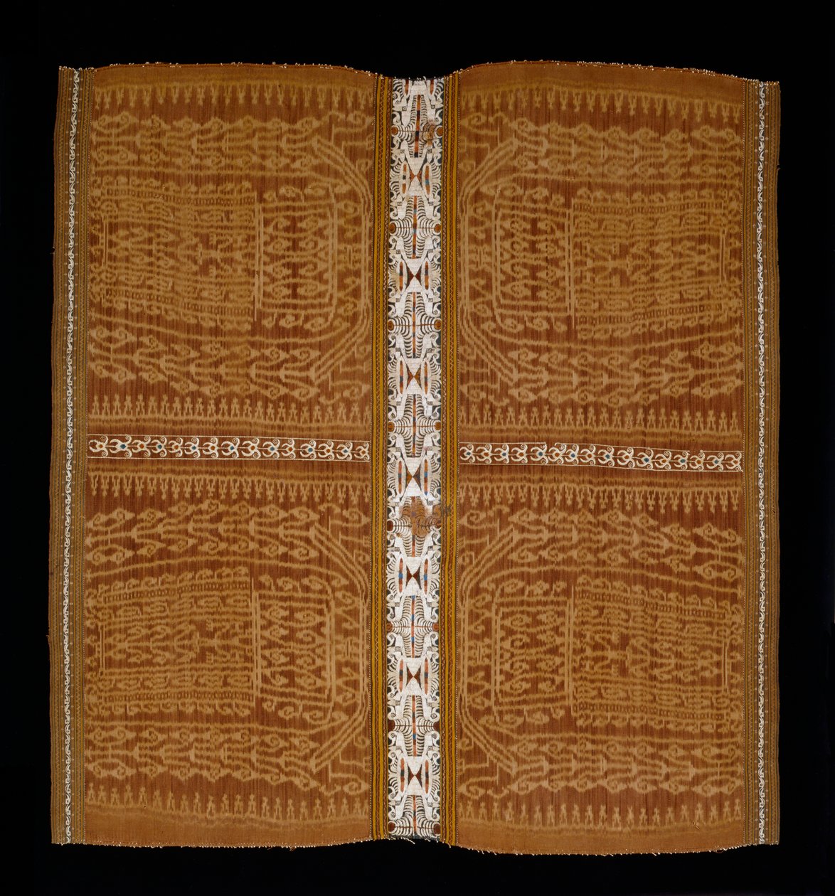 Spódnica Ceremonialna, Sumatra (jedwab i haftowana bawełna) autorstwa Indonesian School