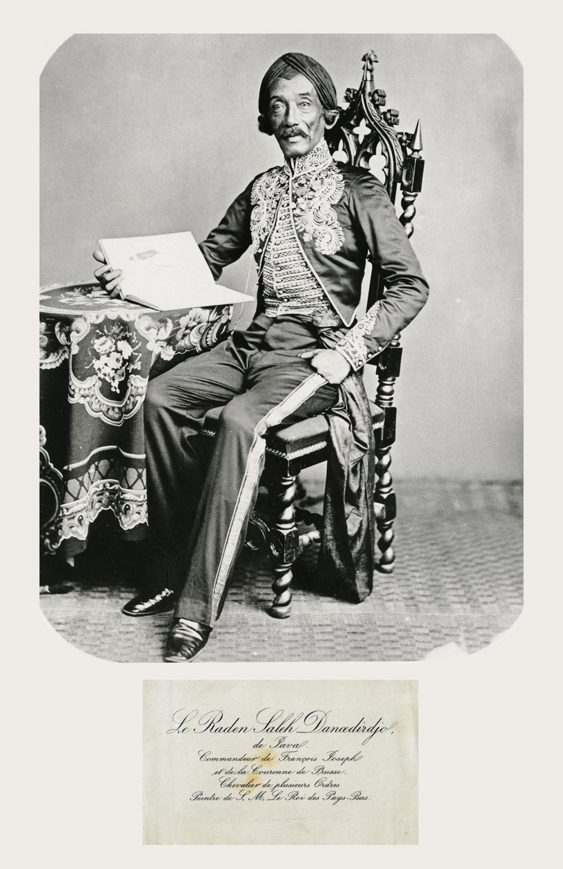 Portret Radena Saleha i jego wizytówki, ok. 1850-70 (zdjęcie i rycina bw) autorstwa Indonesian School