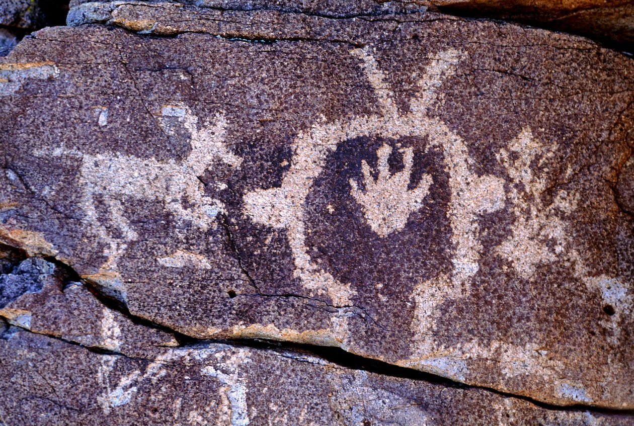 Petroglify Anasazi (sztuka naskalna) w Nowym Meksyku. autorstwa Ira Block