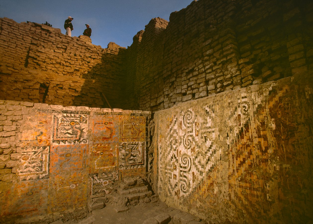 Misterna sztuka na ścianach Huaca Cao Viejo w El Brujo...., 2005 (zdjęcie ilustracyjne) autorstwa Ira Block