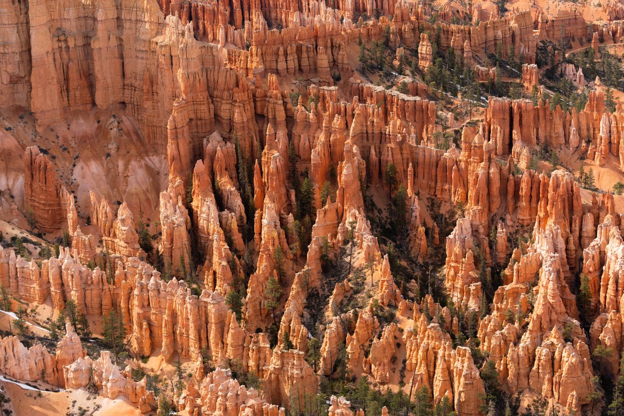 Hoodoos - iglice utworzone przez erozję - w Parku Narodowym Bryce Canyon w stanie Utah, 2019 r. (zdjęcie ilustracyjne) autorstwa Ira Block