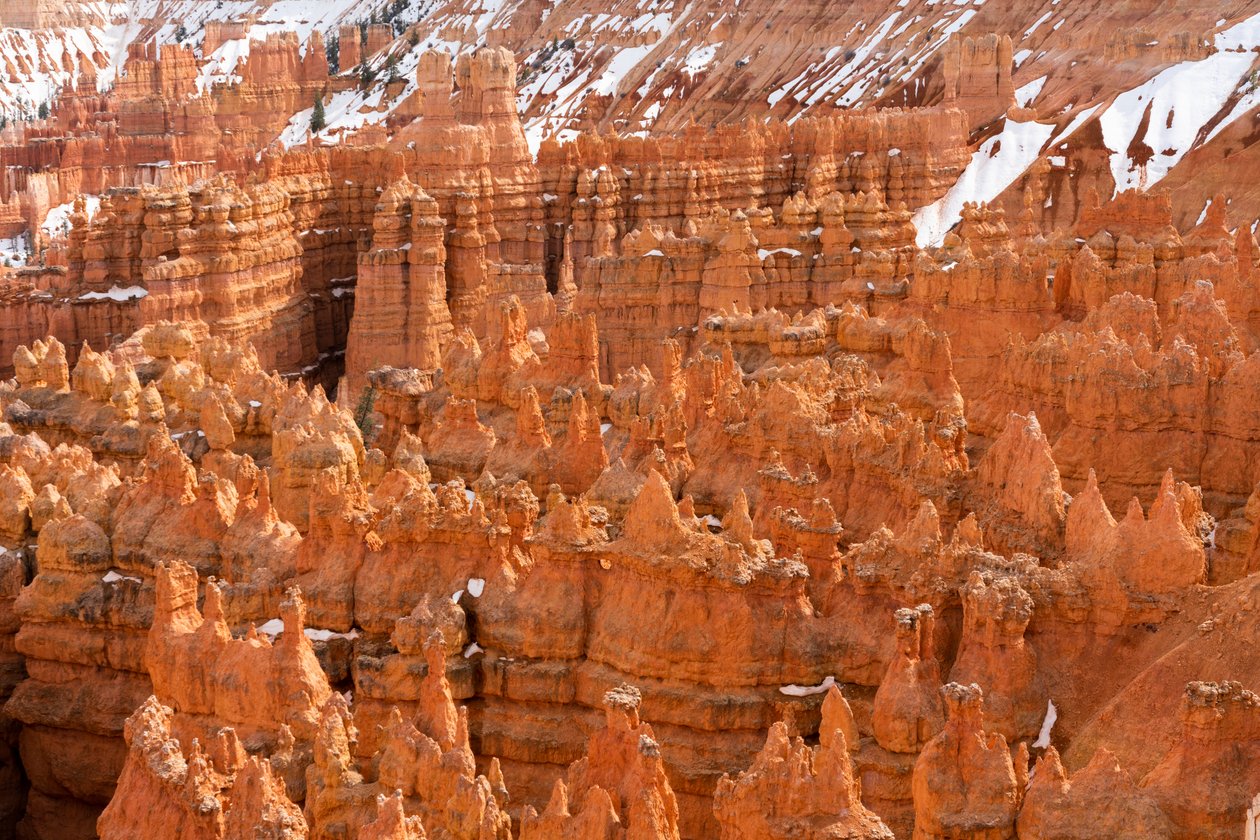 Hoodoos - iglice utworzone przez erozję - w Parku Narodowym Bryce Canyon w stanie Utah, 2019 r. (zdjęcie ilustracyjne) autorstwa Ira Block
