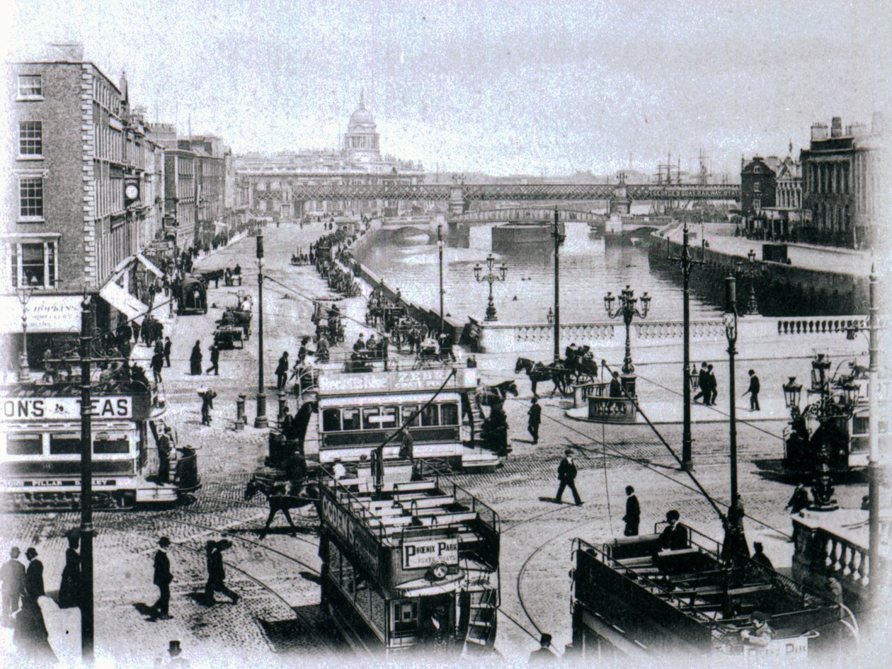 O Connell Bridge i rzeka Liffey, Dublin, ok. 1900 autorstwa Irish Photographer
