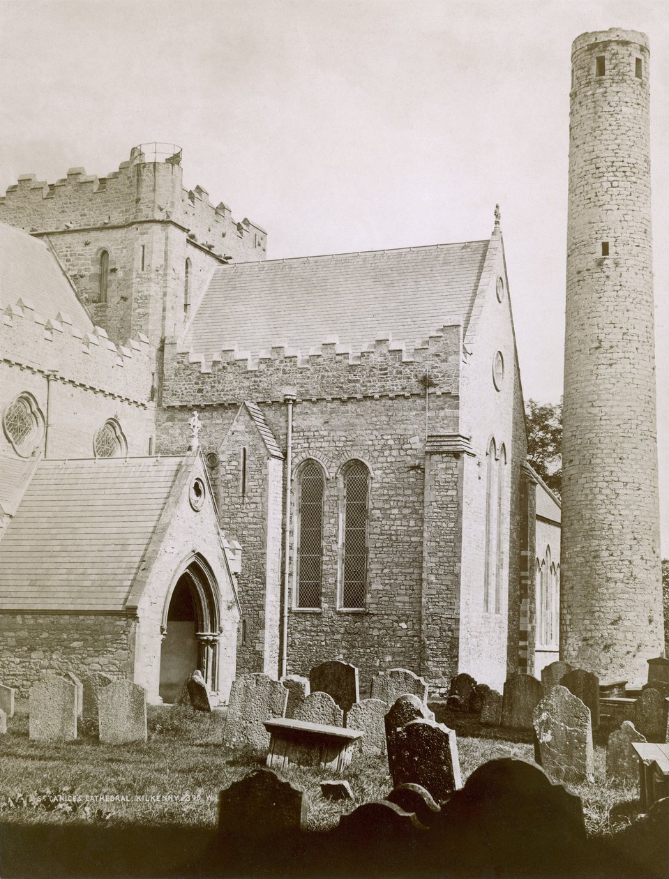 Katedra św. Canices (zdjęcie w sepii) autorstwa Irish Photographer