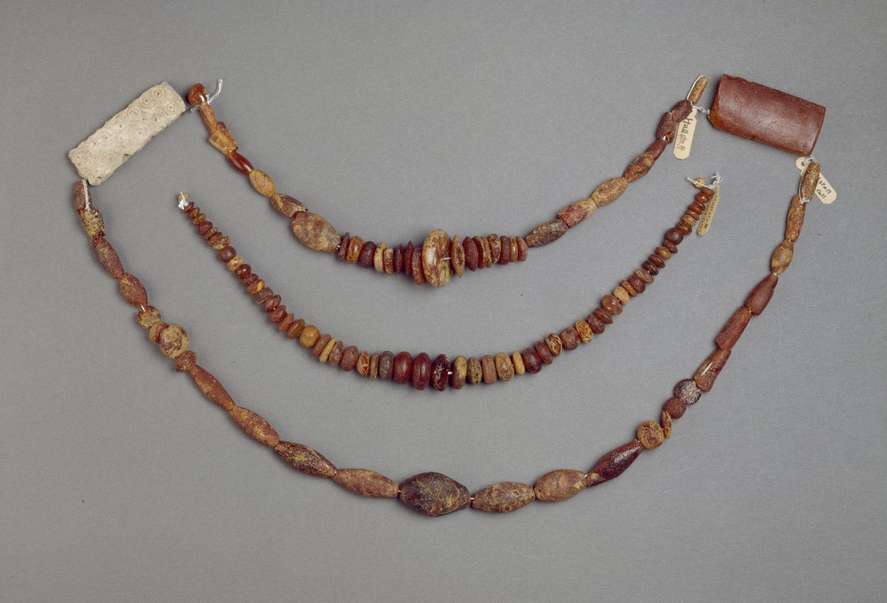 Naszyjnik z epoki Hallstatt (bursztyn) autorstwa Iron Age