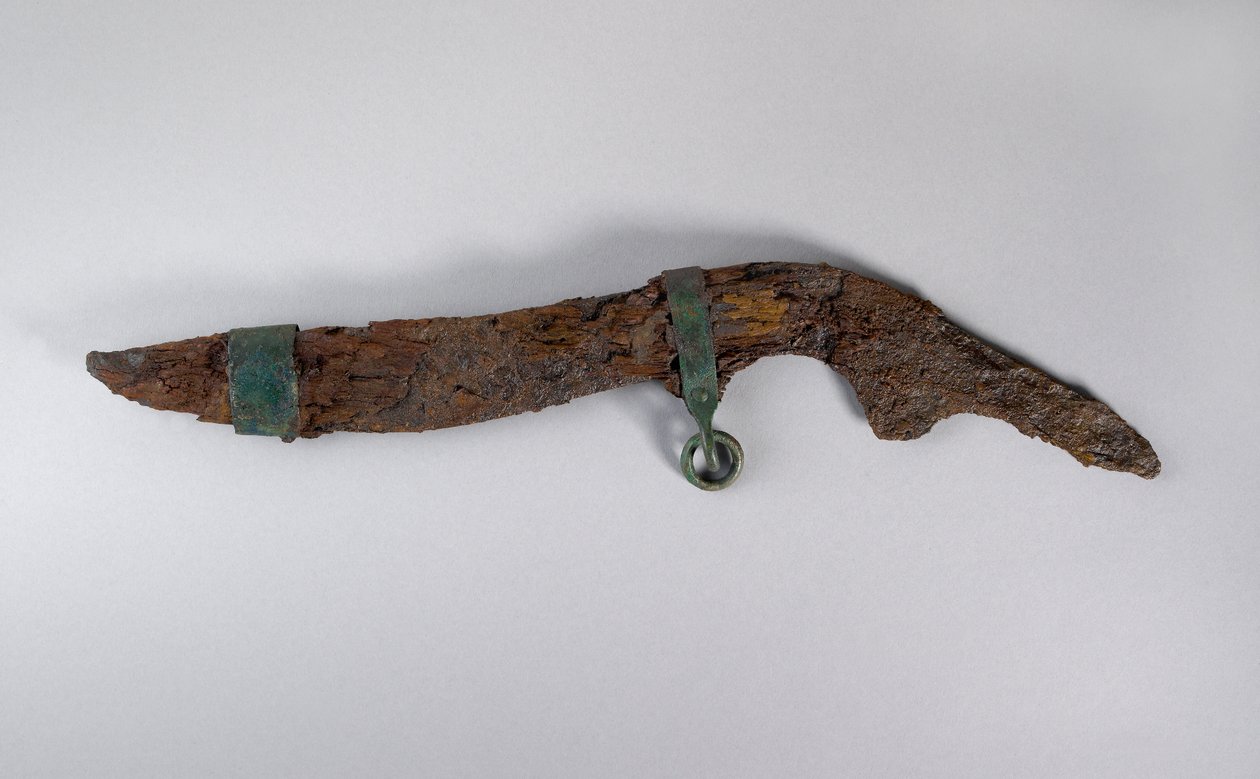 Duży nóż z pozostałościami pochewki, prawdopodobnie z Sopron, Węgry, epoka żelaza (żelazo i drewno) autorstwa Iron Age