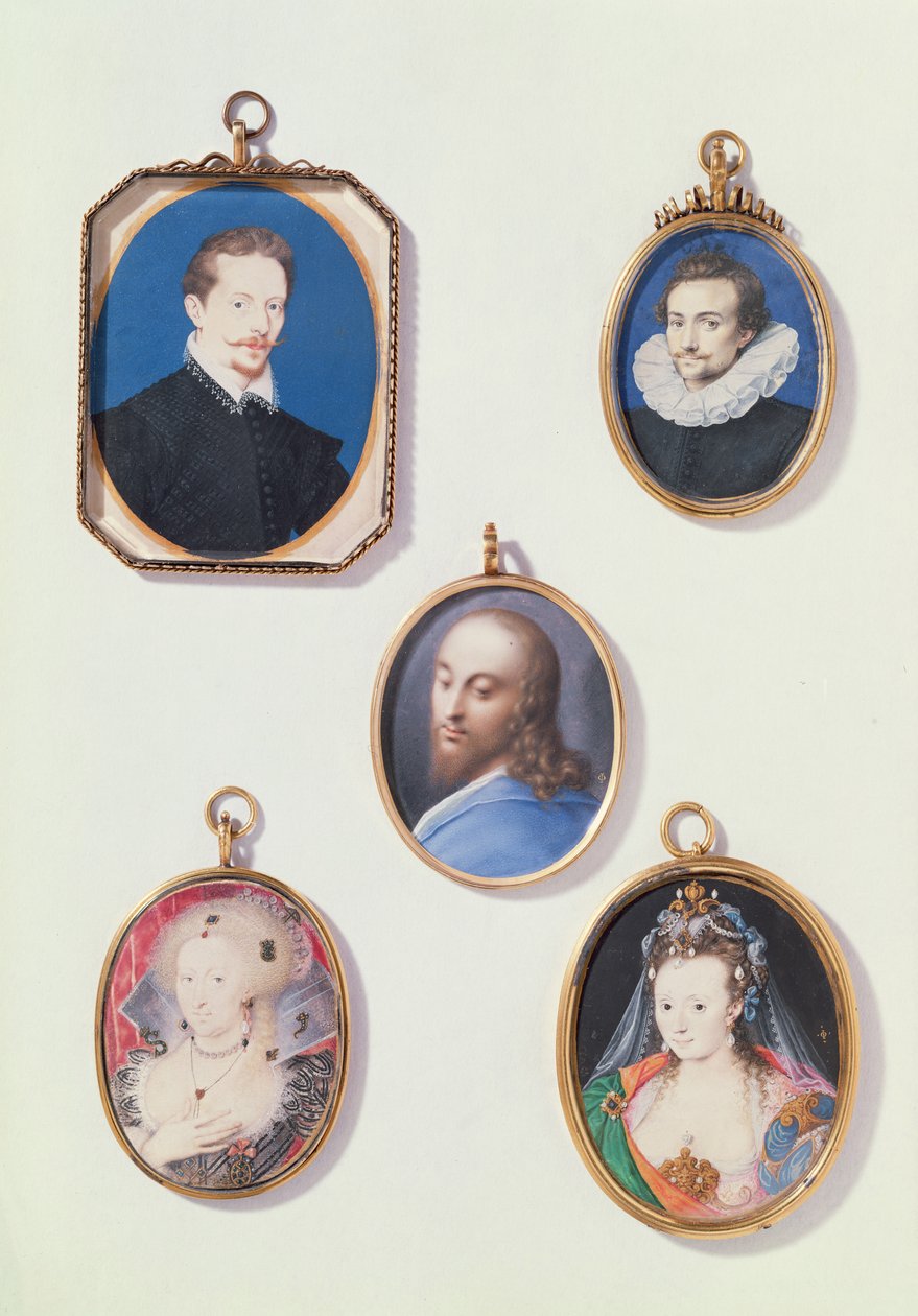 Miniatury. od LtoR, TtoB: Sir Arundel Talbot; Nieznany człowiek; Głowa Chrystusa; Anna Duńska (1574-1619); Dama w stroju maskowym autorstwa Isaac Oliver