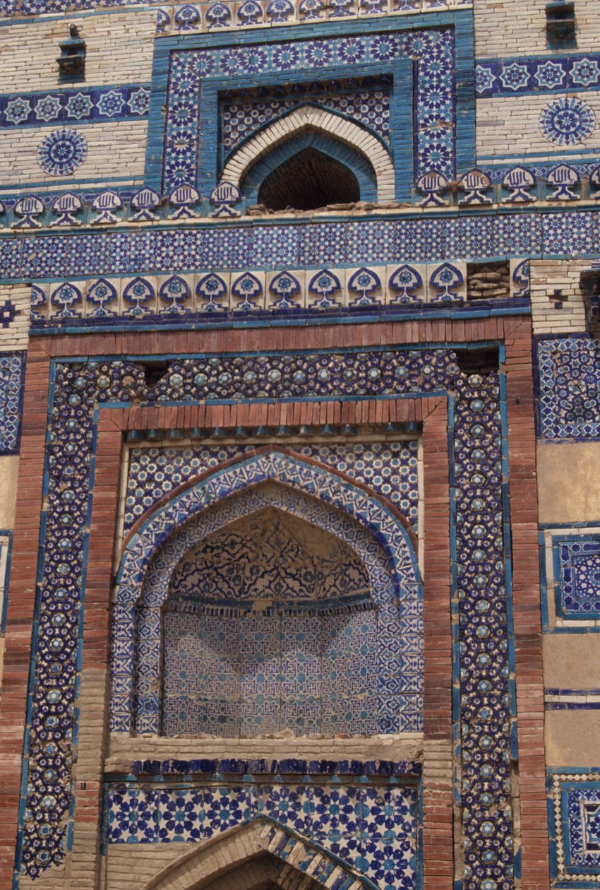 Kafle na bramie wejściowej do mauzoleum Bibi Jawindi (zm. 1403) wzniesionego w 1494 r. autorstwa Islamic School