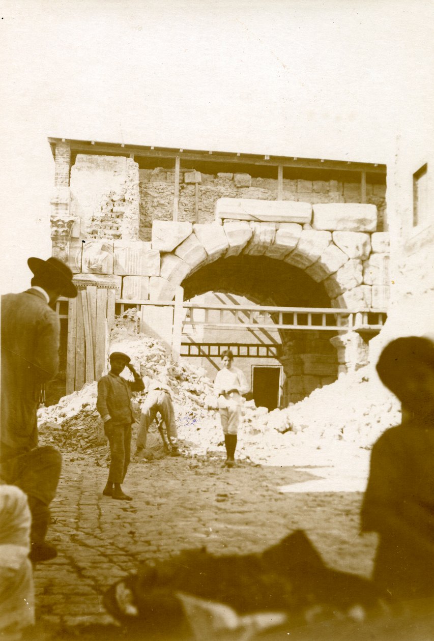 Likwidacja domów wokół łuku Marka Aureliusza, Trypolis, Libia, 4 października autorstwa Italian Photographer