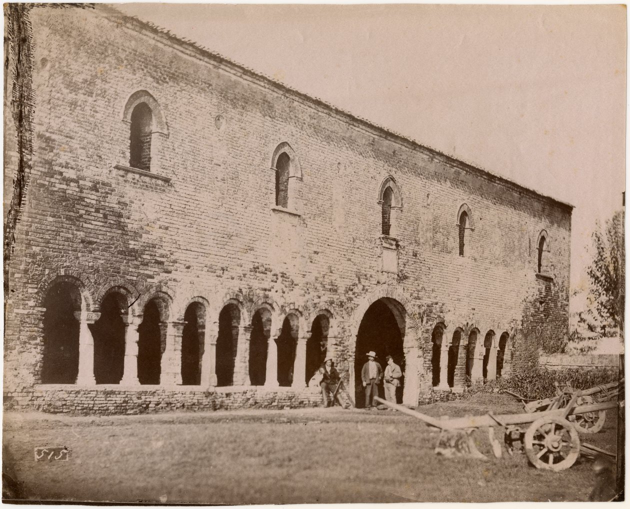 Palazzo della Ragione, opactwo Pomposa, Emilia-Romania, Włochy, fot. Luigi Ricci, Rawenna autorstwa Italian Photographer