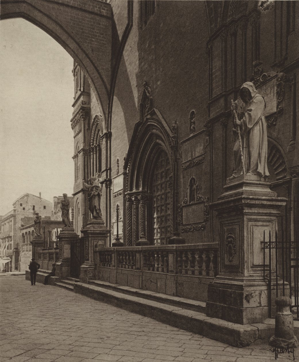 Sycylia / Sycylia: Palermo, katedra, szczegół (zdjęcie czarno-białe) autorstwa Italian Photographer