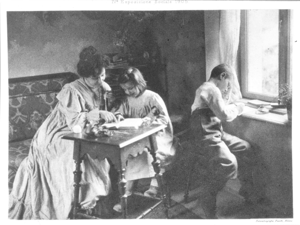 Lekcja czytania, 1905 (odbitka żelatynowa bromku srebra) autorstwa Italian Photographer