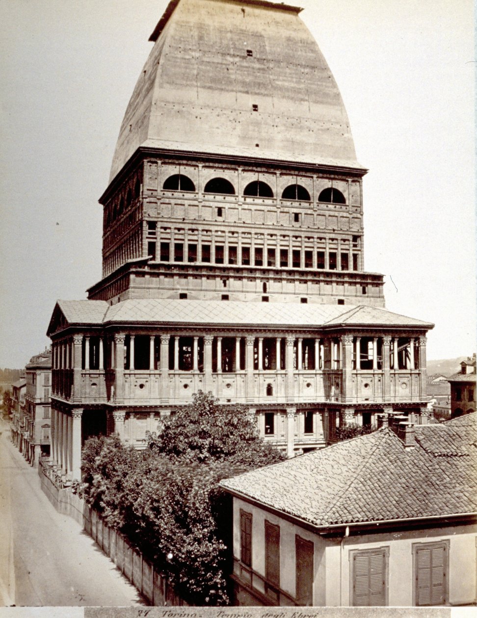 Widok kreta Antonellia w Turynie, ok. 1878 r. autorstwa Italian Photographer