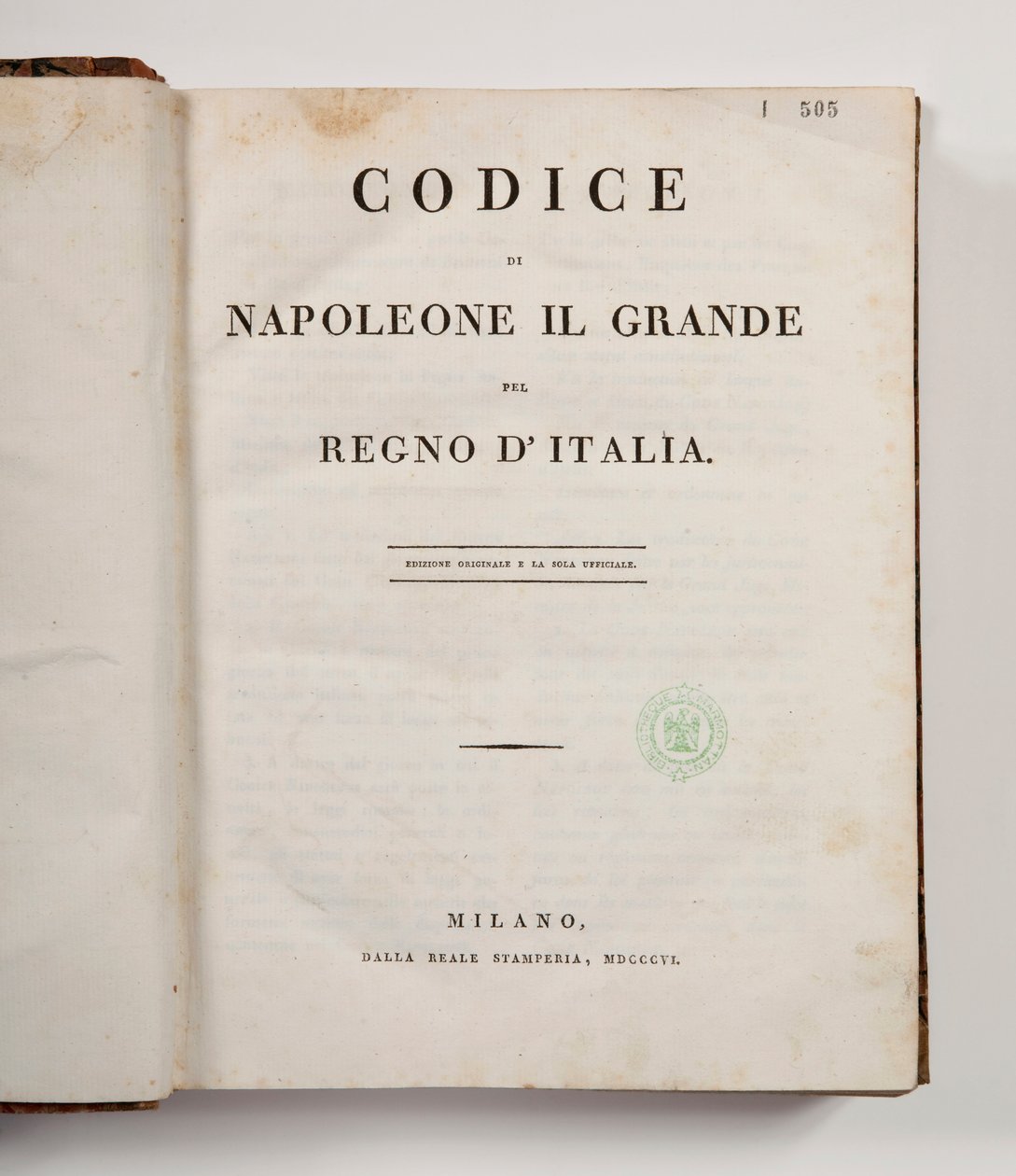 Kodeks Napoleona Wielkiego dla królestwa Włoch, otwarty na stronie tytułowej, opublikowany Mediolan, dalla reale Stamperia, 1806 (papier drukowany) autorstwa Italian School
