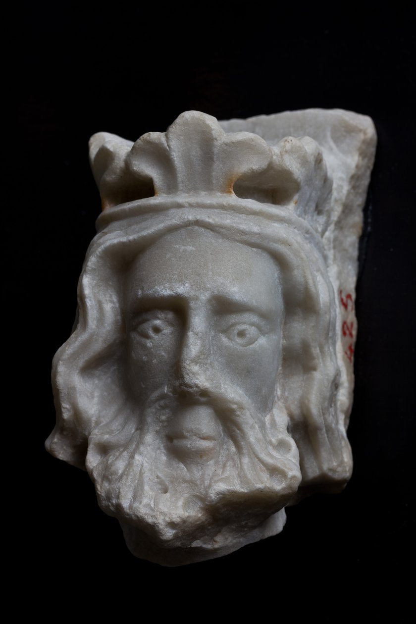 Genua, Muzeum św. Augustyna: fragment głowy w koronie, nieznany rzeźbiarz z północnej Francji; XIII - XIV wiek autorstwa Italian School