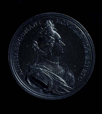 Awers medalu portretowego Anny Izabeli z Mantui, wybity w 1698 roku. Napis: ANN-I SAB- D G MANT MONT CAR VIL GVAST ET C (srebro) (rewers patrz 119198) autorstwa Italian School