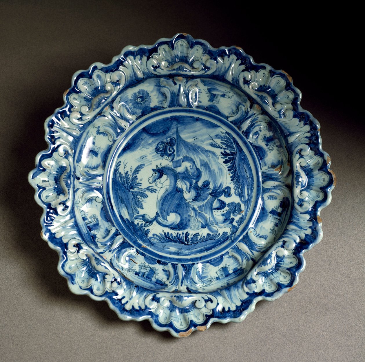 Talerz zdobiony postacią rycerza, ceramiczny, manufaktura Savona autorstwa Italian School