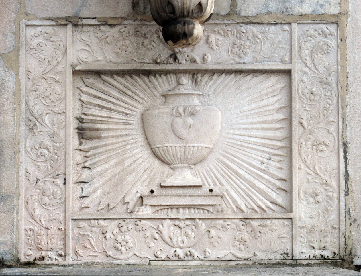 Reprezentacja Świętego Graala w katedrze w Mediolanie (Duomo di Milano) autorstwa Italian School
