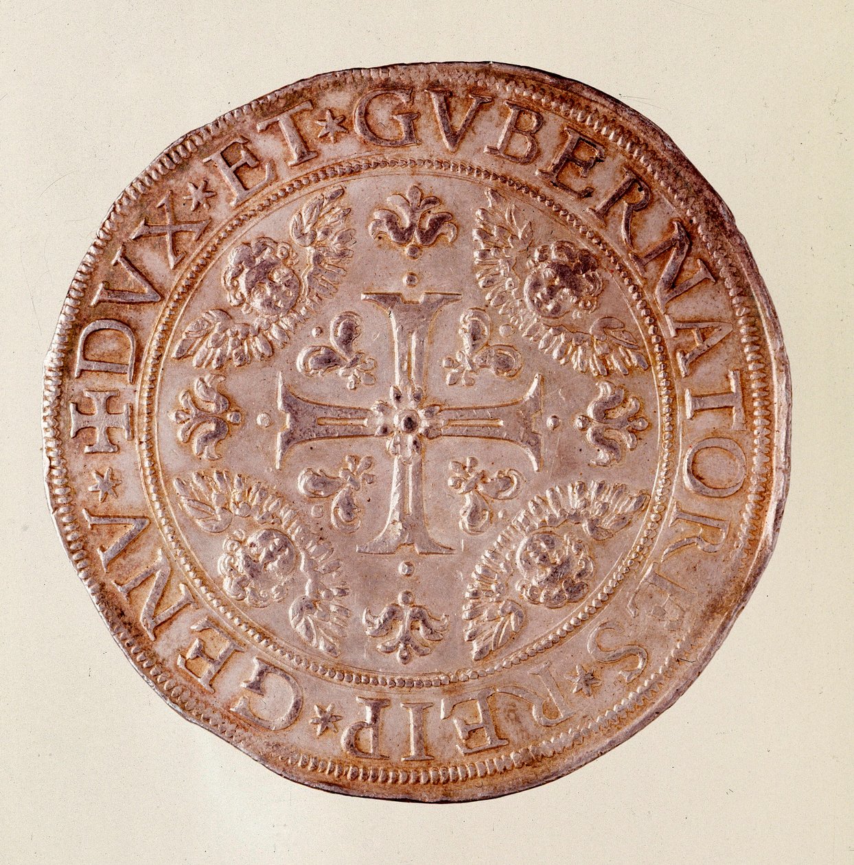 Srebrna moneta z Republiki Genui (Geny) z krzyżem. 1670. Śr. 5,8 cm Neapol, muzeum archeologiczne autorstwa Italian School