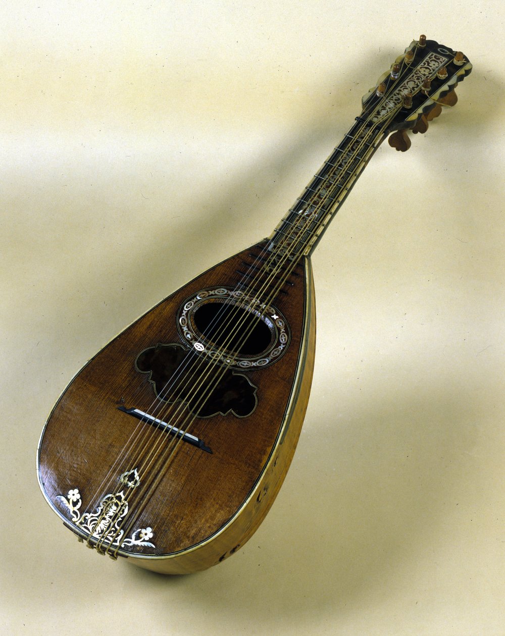 Martwa natura neapolitańskiej mandoliny wymyślona przez Giuseppe Filano. Neapol 1784 autorstwa Italian School